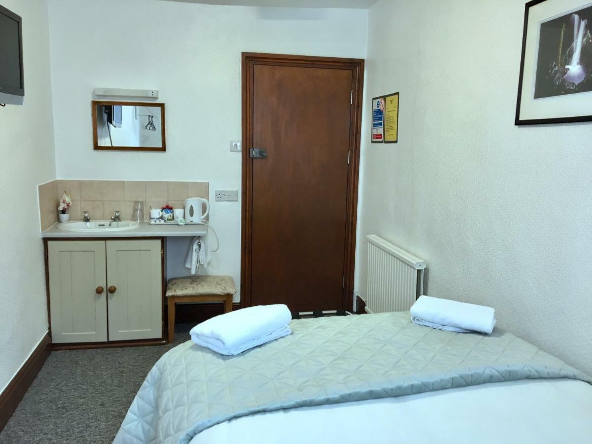 Sunnymead Guest House อาเบอรีสวิท ภายนอก รูปภาพ